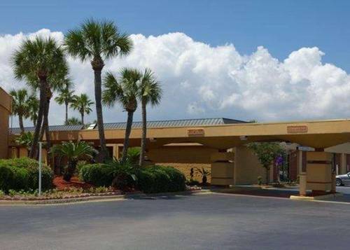 Quality Inn&Suites On The Bay Near Pensacola Beach