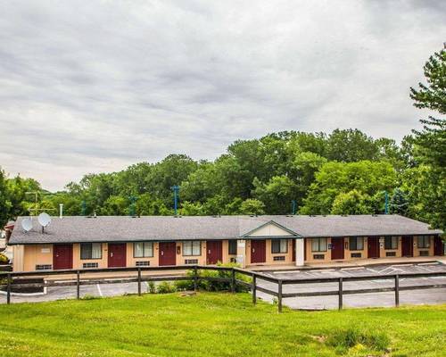 Rodeway Inn St. Charles