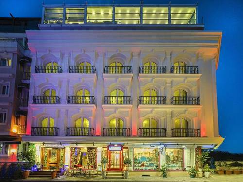 The Magnaura Palace Hotel