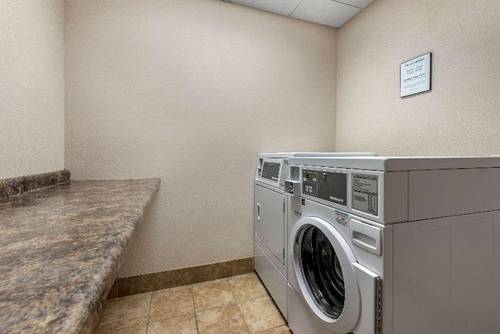 Comfort Inn & Suites Warsaw Area