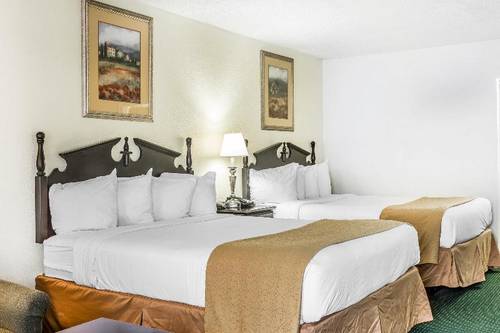Quality Inn & Suites -Statesboro Historic District
