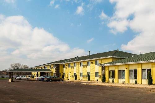 Quality Inn Mitchell Area