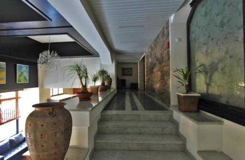 Lirak Hotel