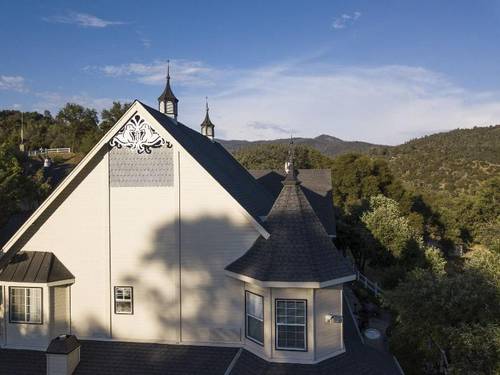 Hounds Tooth Inn