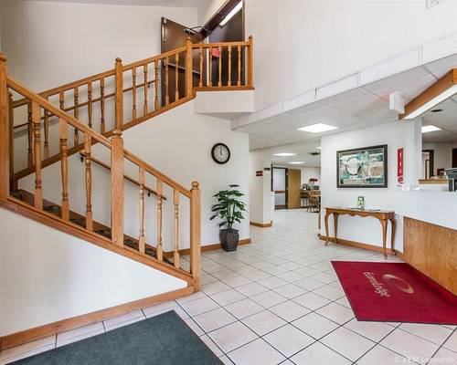 Econo Lodge Inn and Suites Dickson