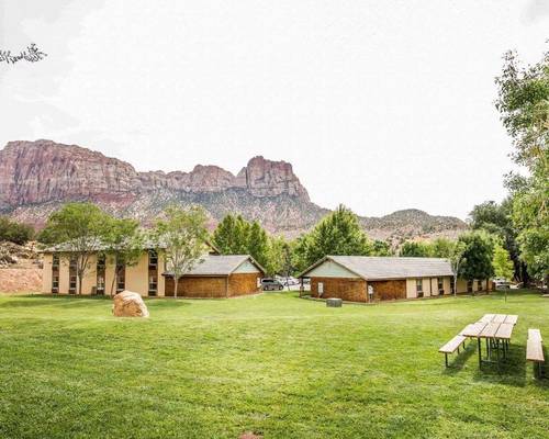Montclair Inn & Suites at Zion National Park