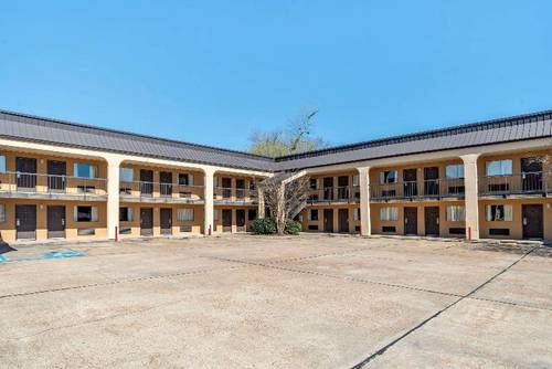 Econo Lodge Pearl