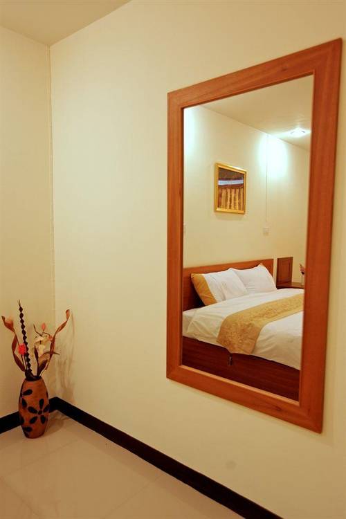 Rafael Mansion Bangkok Airport Hotel