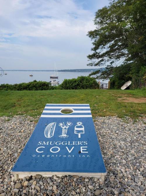 Smugglers Cove Inn Oceanfront Resort