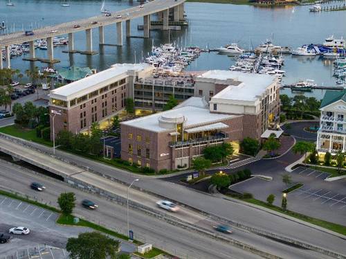 Hilton Garden Inn Charleston Waterfront/Downtown