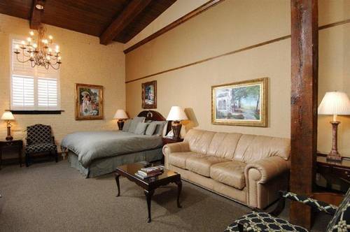 Ansonborough Inn