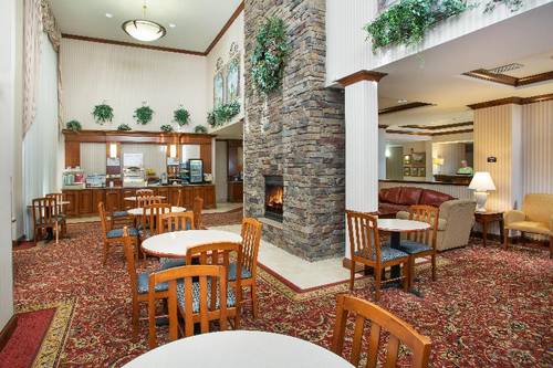 Holiday Inn Express & Suites Marion