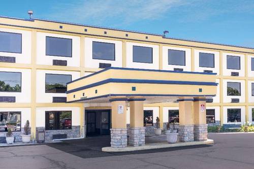 Days Inn by Wyndham Columbus Airport