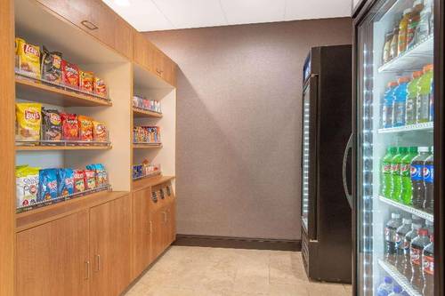 La Quinta Inn and Suites by Wyndham Mooresville