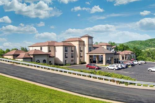 Comfort Inn & Suites Milford / Cooperstown