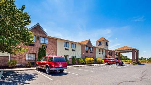 Best Western Plus Hannaford Inn & Suites