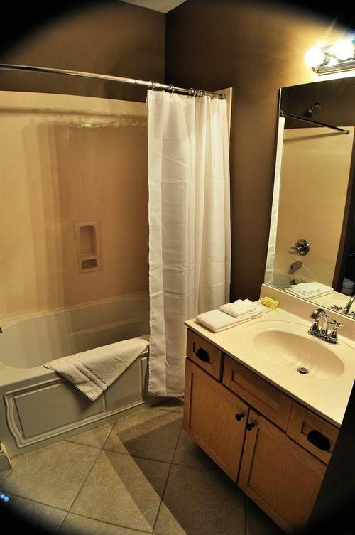 30-A Inn & Suites