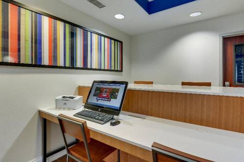 Holiday Inn Express & Suites Dayton-Centerville
