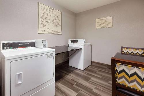 La Quinta Inn Detroit Utica