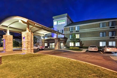 Holiday Inn Express Romulus / Detroit Airport