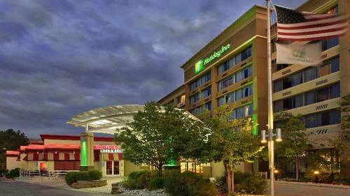 Holiday Inn Lakewood