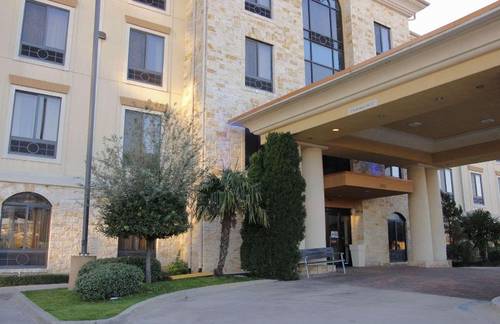 Comfort Inn & Suites Dallas Medical-Market Cente
