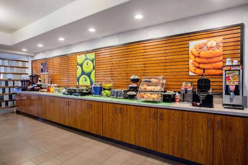 Fairfield by Marriott Fresno River Park