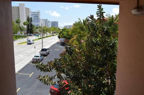Fort Lauderdale Beach Resort Hotel & Suites