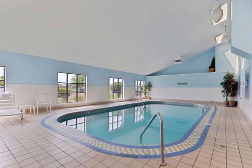 Country Inn & Suites By Radisson Fargo