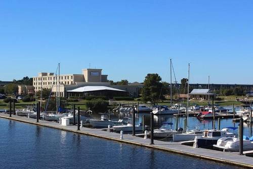 Bridge Point Hotel & Marina