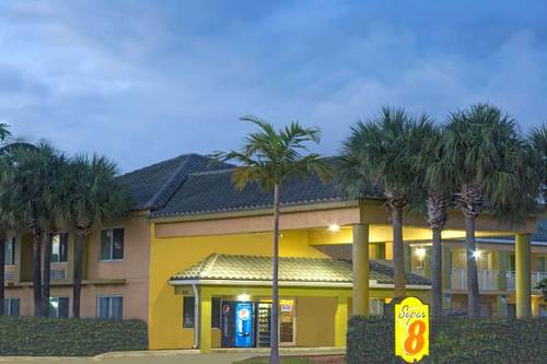 Super 8 by Wyndham Dania/Fort Lauderdale Arpt