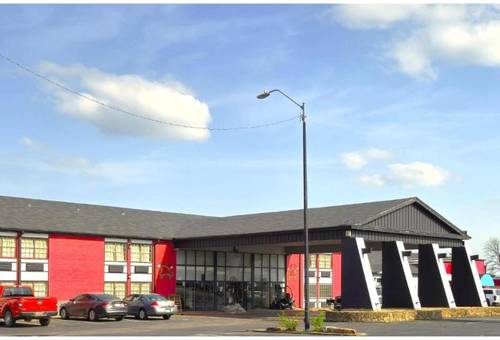 River Valley Inn & Suites