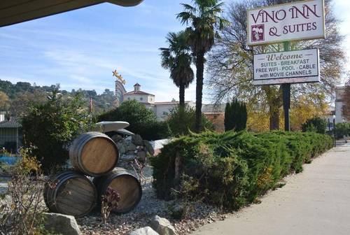 Vino Inn and Suites
