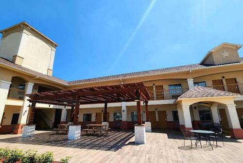 Days Inn by Wyndham Humble IAH APT