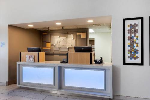 Holiday Inn Express & Suites Harrison