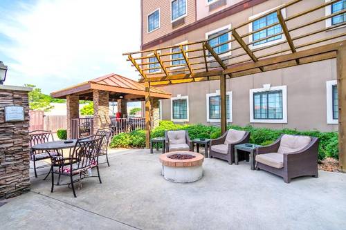 Staybridge Suites Houston IAH - Beltway 8