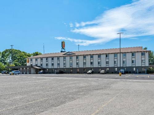 Super 8 by Wyndham Terre Haute