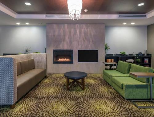 Holiday Inn Express Hotel & Suites Hays