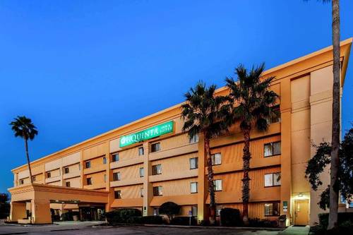 La Quinta Inn & Suites Houston Baytown East