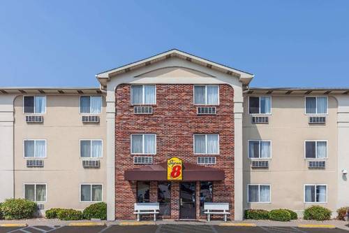 Super 8 by Wyndham Irving DFW Airport/South