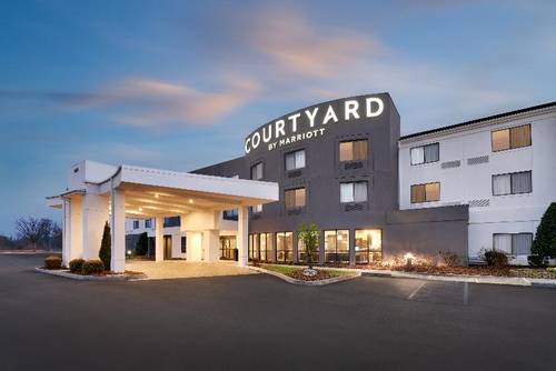 Courtyard Johnson City