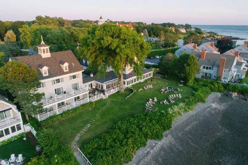 The Breakwater Inn