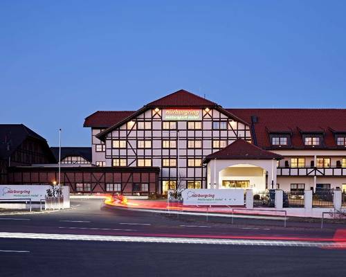 Lindner Nurburgring Motorsport, part JdV by Hyatt