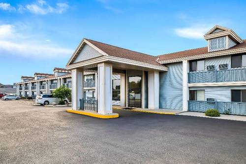 Super 8 by Wyndham La Crosse