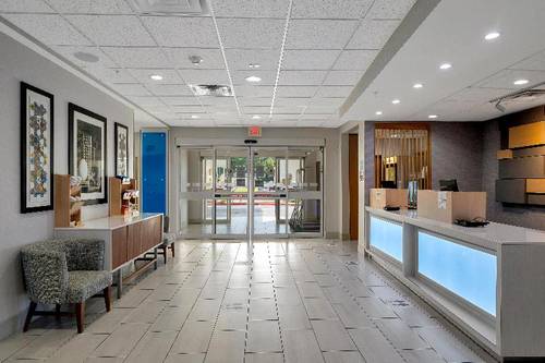 Holiday Inn Express Hotel & Suites Lufkin South