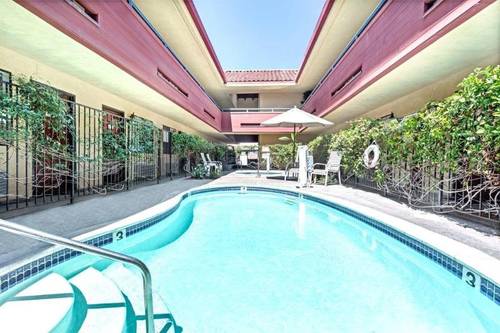 Vantage Point Inn - Woodland Hills