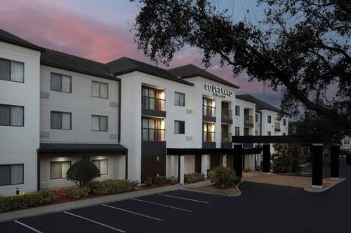 Courtyard Lakeland