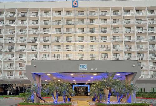 Motel 6 Los Angeles LAX