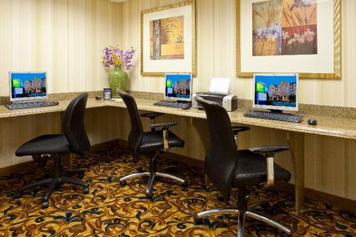 Holiday Inn Express & Suites Lakeland North I-4