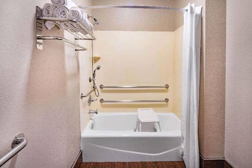 Super 8 by Wyndham North Hollywood